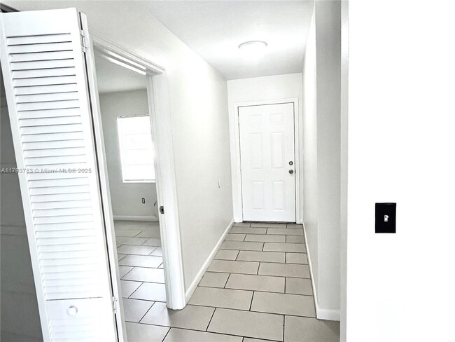 Building Photo - 4308 SW 130th Ct
