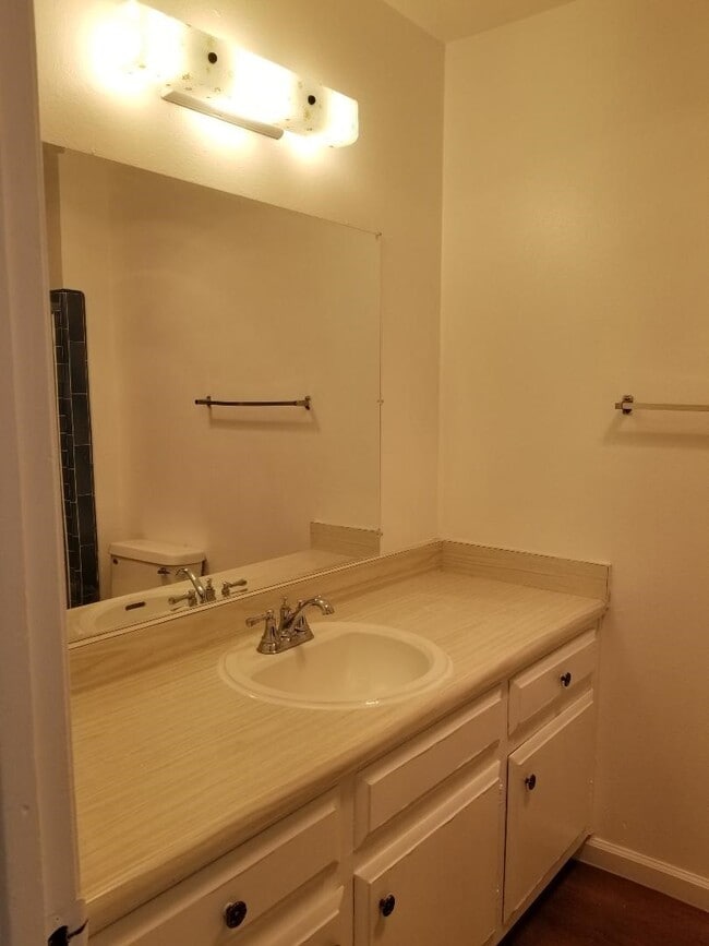 Building Photo - 2818 W 235th St