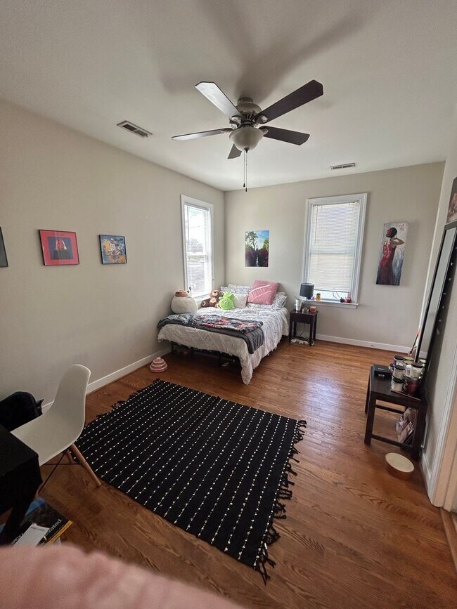 Building Photo - 1517 W Cary St