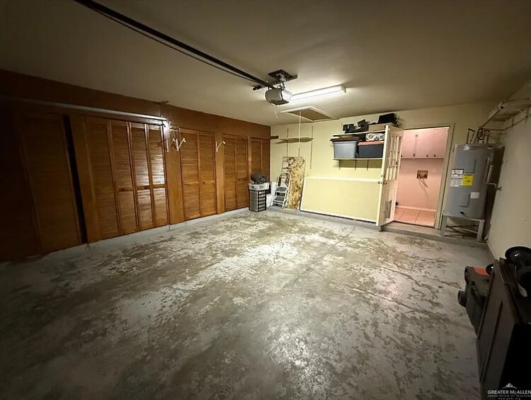 Building Photo - 137 Mynah Ave