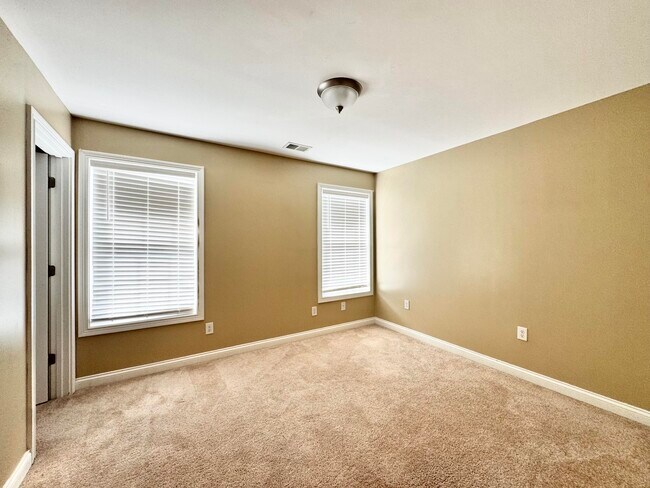 Building Photo - 3020 Blackford Pkwy