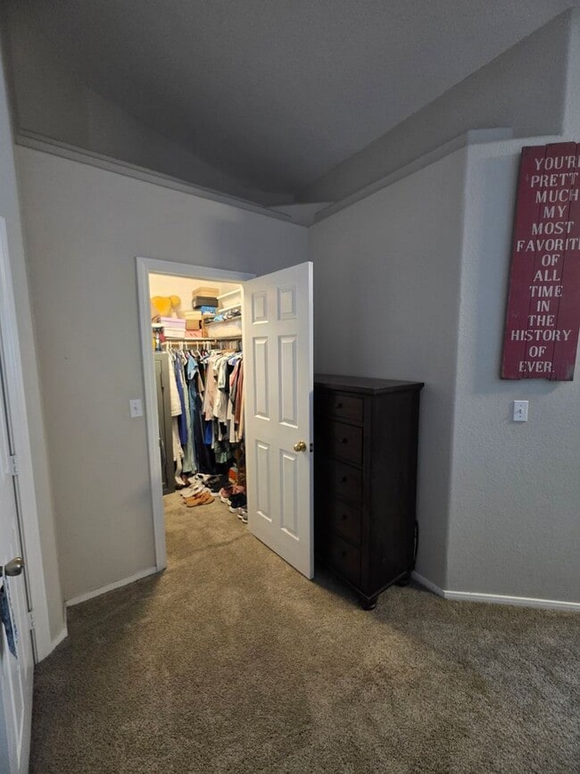 Building Photo - This Home Is Loaded!