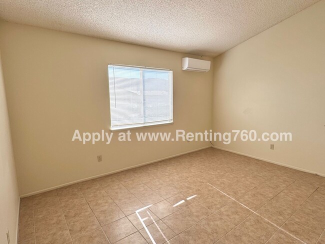 Building Photo - Spacious 2 Bed 1 Bath Home With Indoor Laundry Room