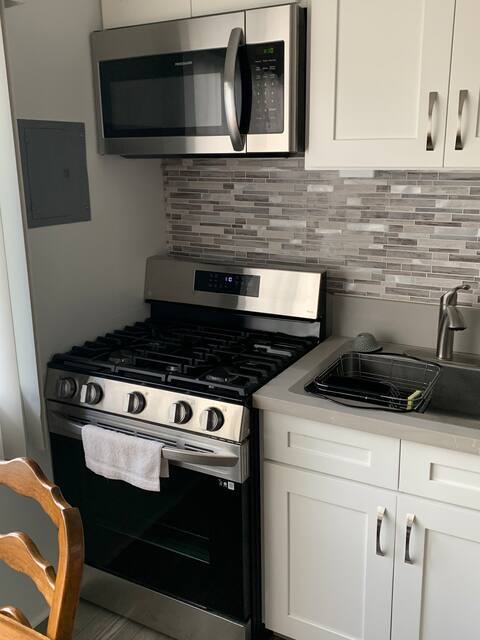 Building Photo - 50 Maile St