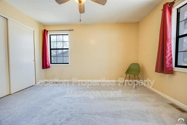Building Photo - 3421 W 10th Pl