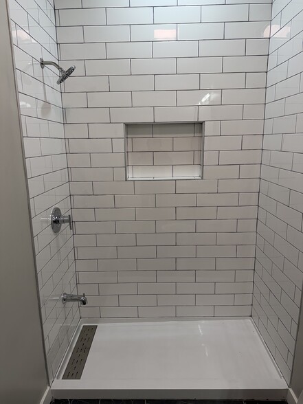 Building Photo - 711 Chew St