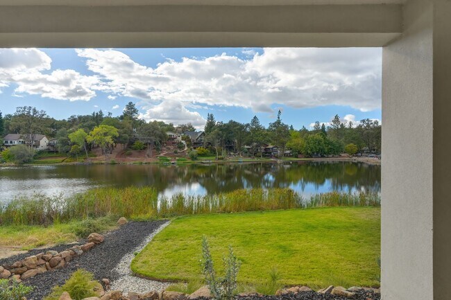 Building Photo - Waterfront 4 bed 4 bath 3,887 sq. ft.