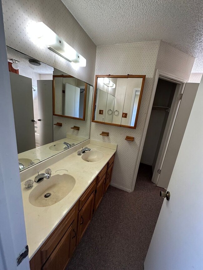 Building Photo - COMING SOON !