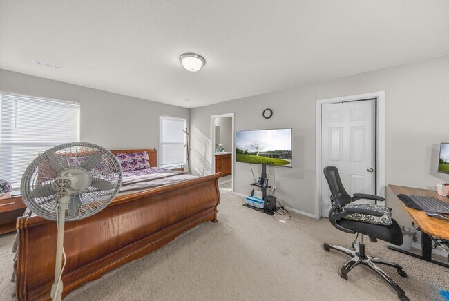 Building Photo - Charming home in Bentonville School District