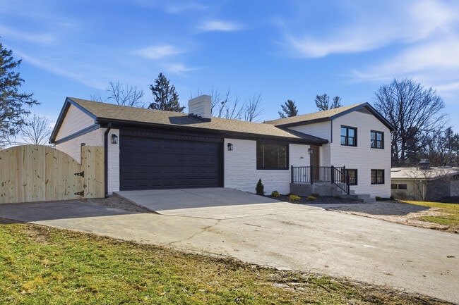 Building Photo - 294 Idle Hour Dr