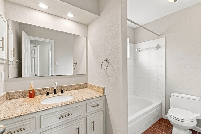Building Photo - 15706 Cavendish Dr