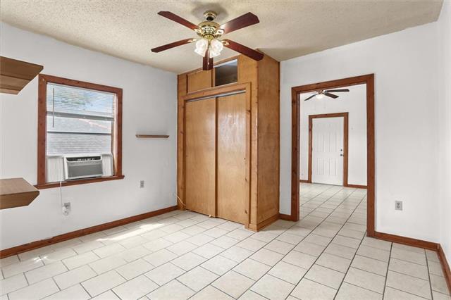 Building Photo - 623 Alvar St