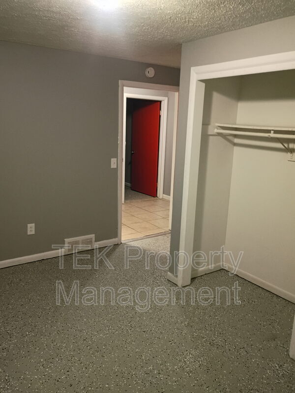 Building Photo - 471-473-473 N Goodman St