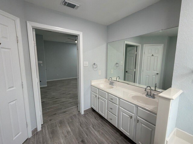Building Photo - 32327 Cross Spring Park Ln