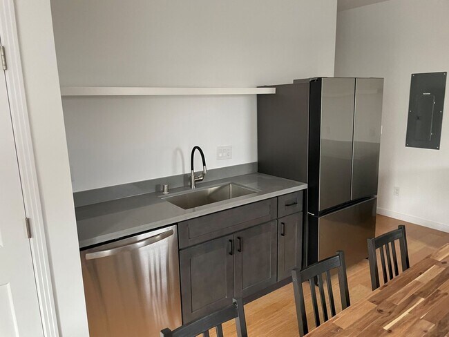 Building Photo - Viewing Schedule: Please call Shami at (415) 225-2543 to schedule a viewing.