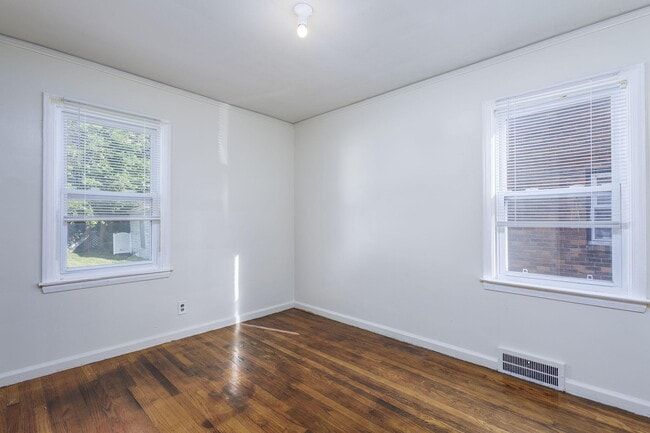 Building Photo - 10929 Worden St