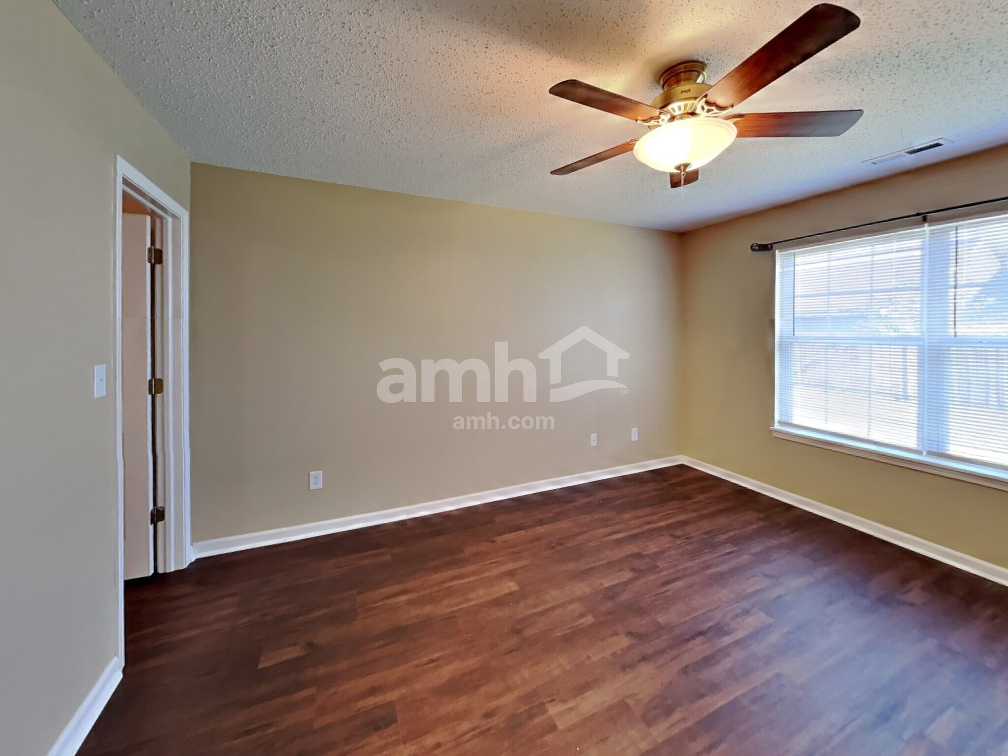 Building Photo - 9734 Thomas Ln