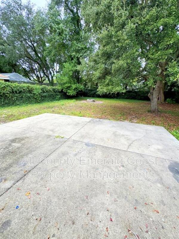 Building Photo - 506 Trenton St