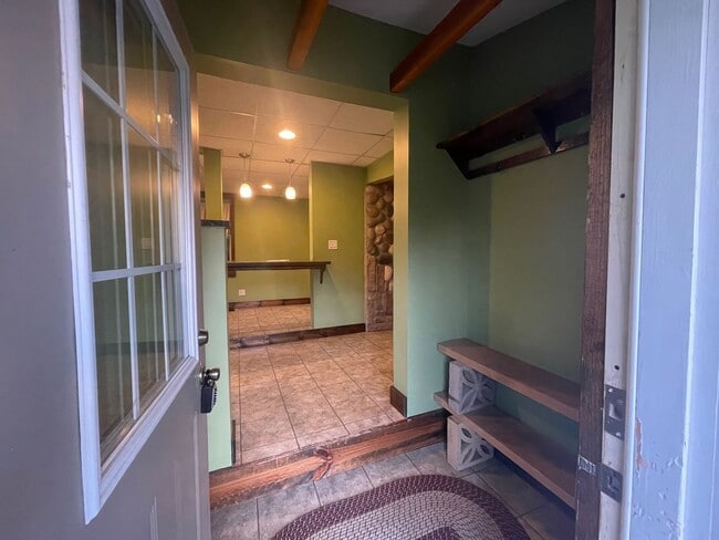 Building Photo - 3 Bedroom Kenwood Home