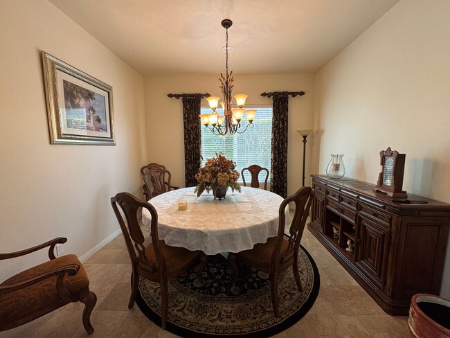 Building Photo - 55 + Community of Sun City Del Webb in App...