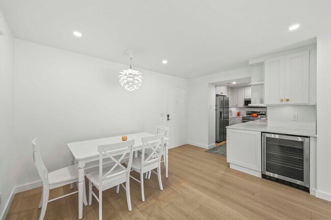 Building Photo - 4505 S Ocean Blvd