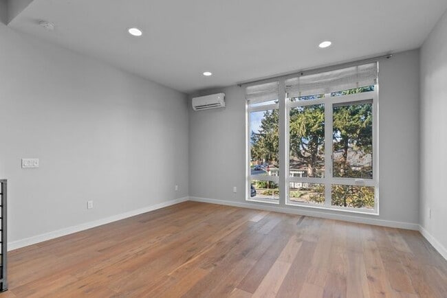 Building Photo - Stunning AIR CONDITIONED Alki Townhome w/ Rooftop Ocean View