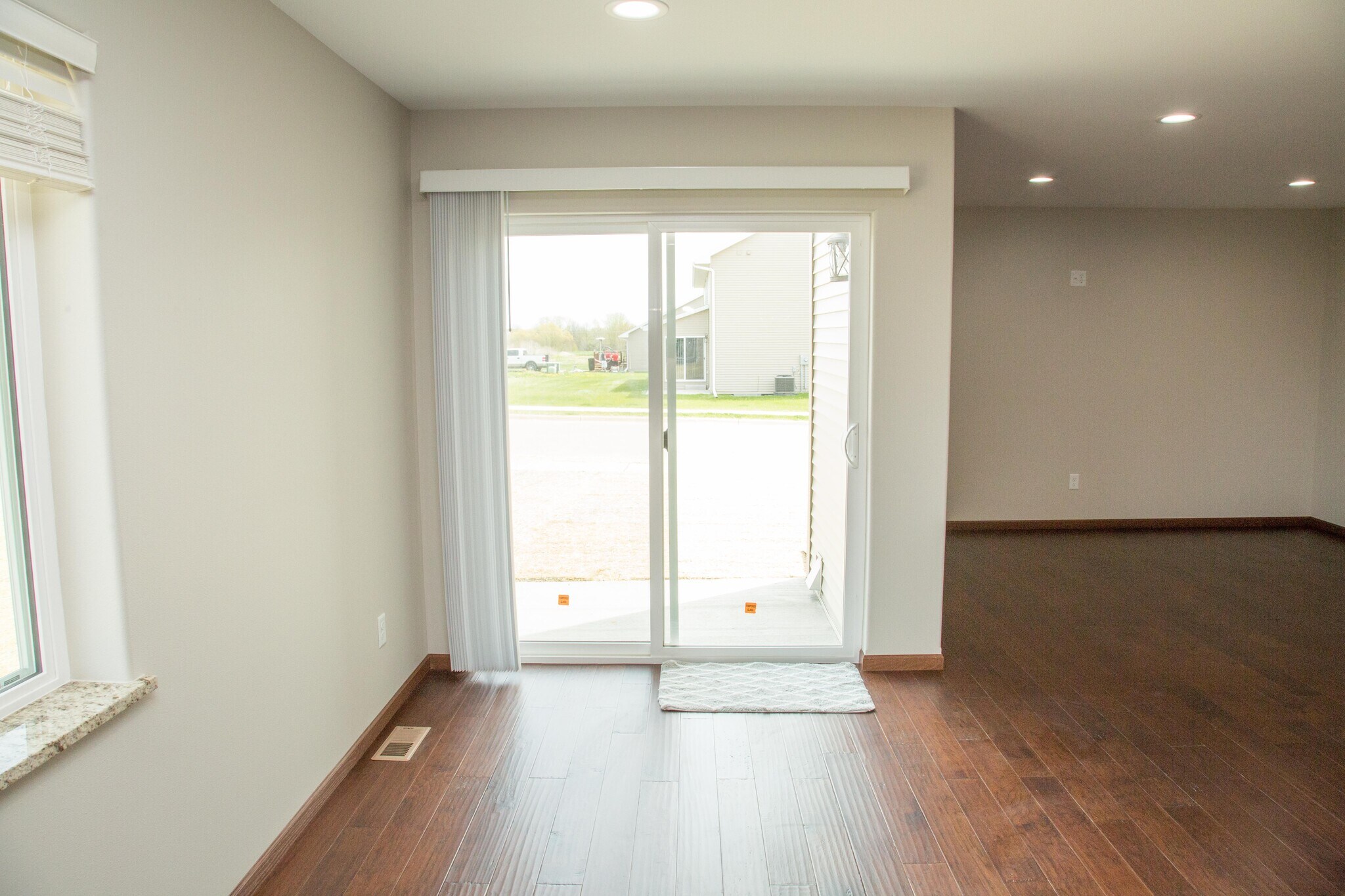 Building Photo - 6333 Pawnee Ln