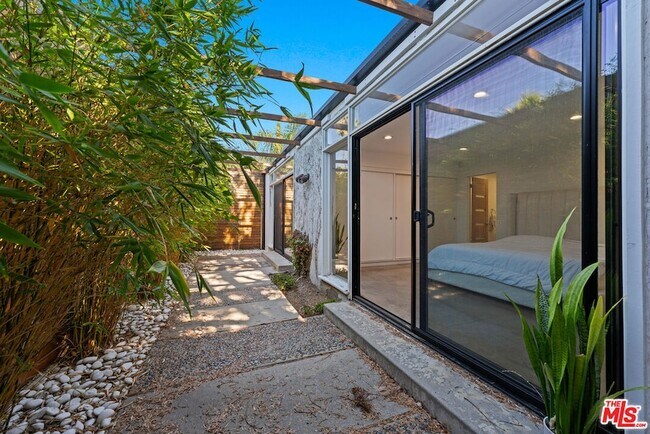 Building Photo - 3744 Cody Rd