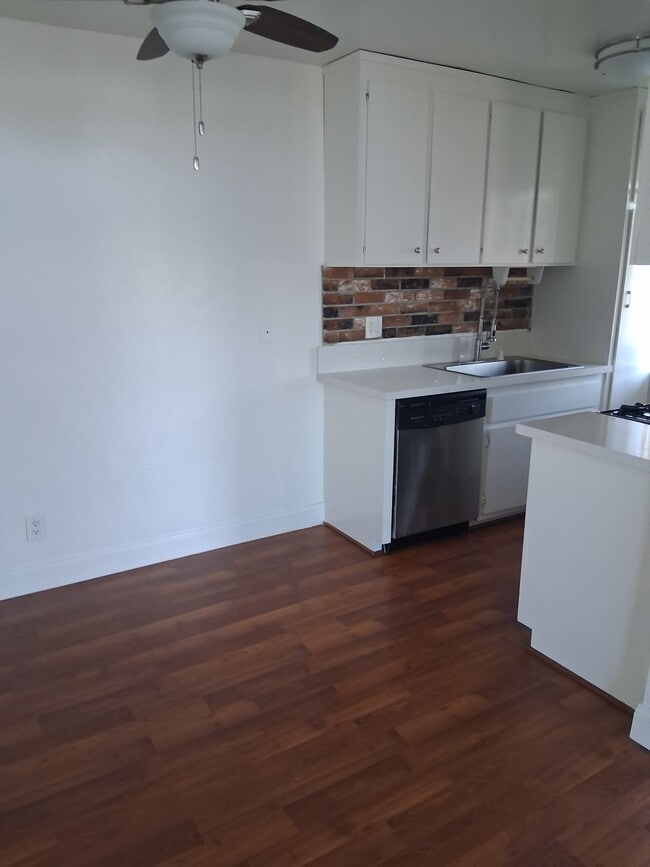 Building Photo - 1247 Federal Ave