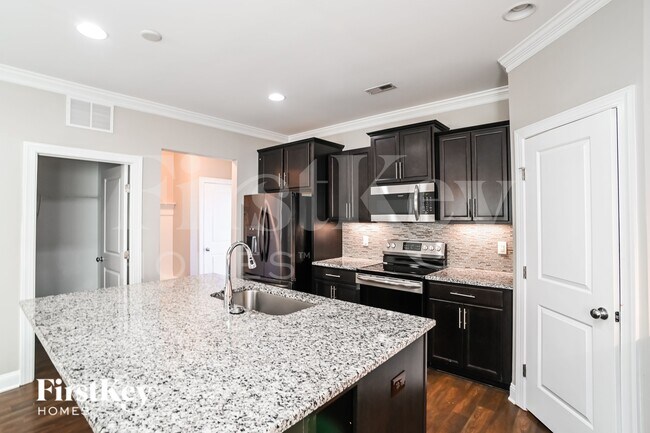 Building Photo - 8736 Aspinwall Dr
