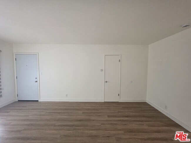 Building Photo - 1224 N Fairfax Ave