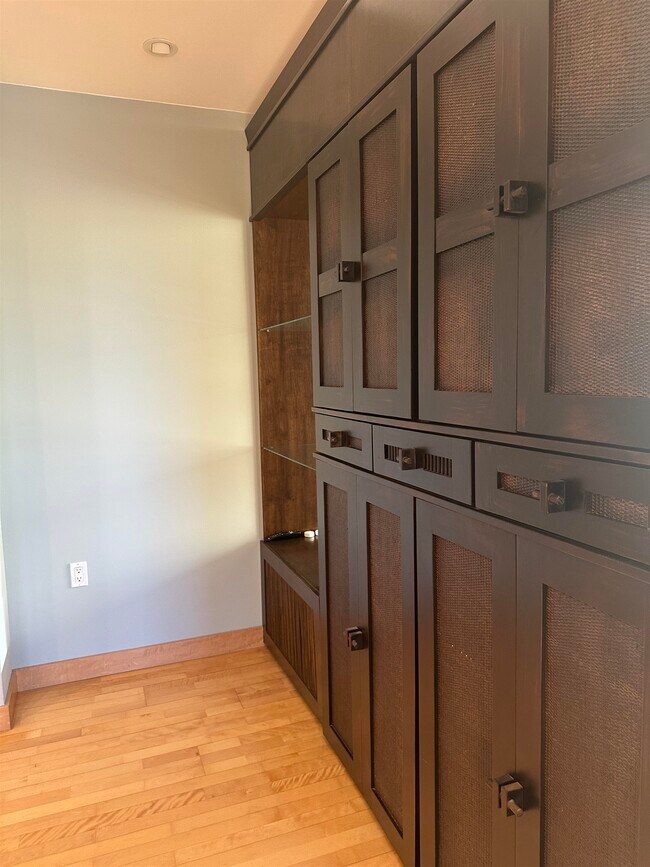 Building Photo - 125 N Hamilton St