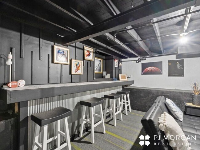 Building Photo - South Omaha Charm -$200 off first months r...