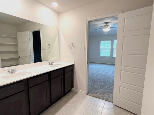 Building Photo - 812 Goldenrod Ln