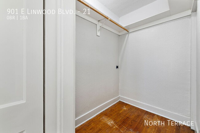 Building Photo - 901 Linwood Blvd