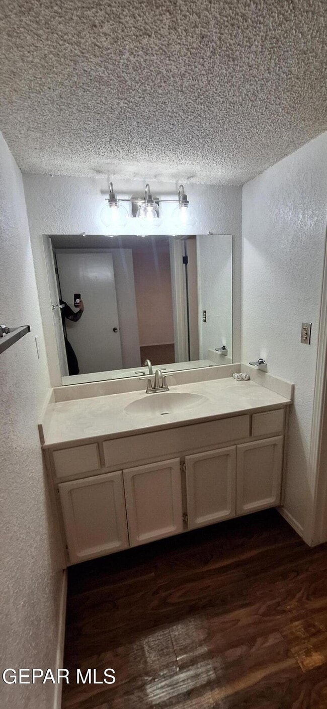 Building Photo - 6617 Dawn Dr