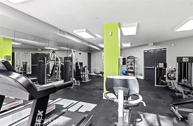 Building Photo - 1464 Scholarship