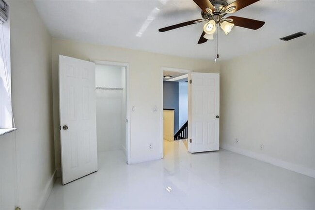 Building Photo - 8201 SW 57th St