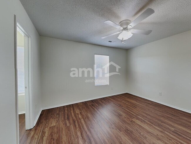 Building Photo - 1009 Gelfield Rd