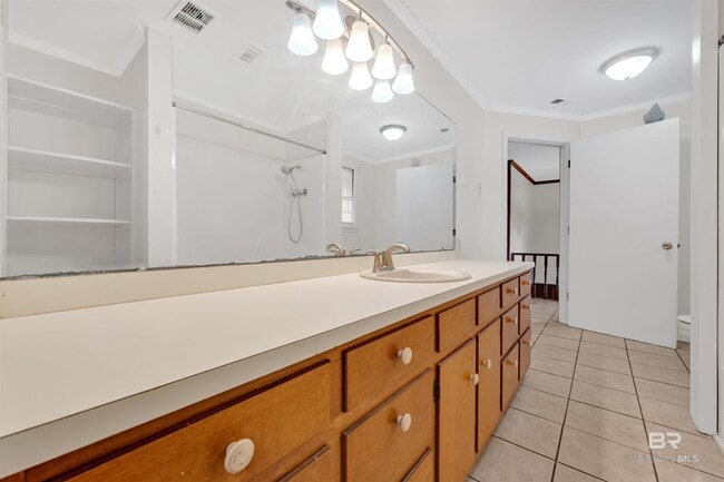 Building Photo - 6425 Village Point Dr