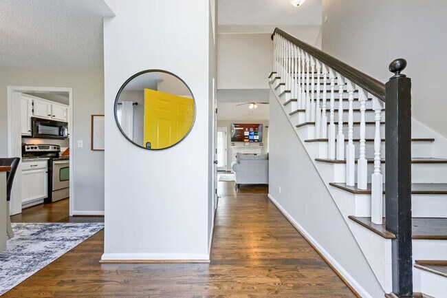 Building Photo - 13 Windfield Dr