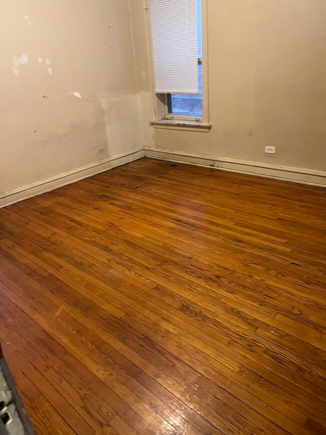 Building Photo - 8010 S Evans Ave