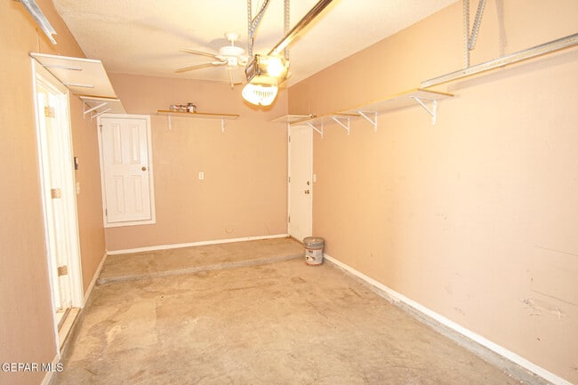 Building Photo - 14701 Calhoun Dr