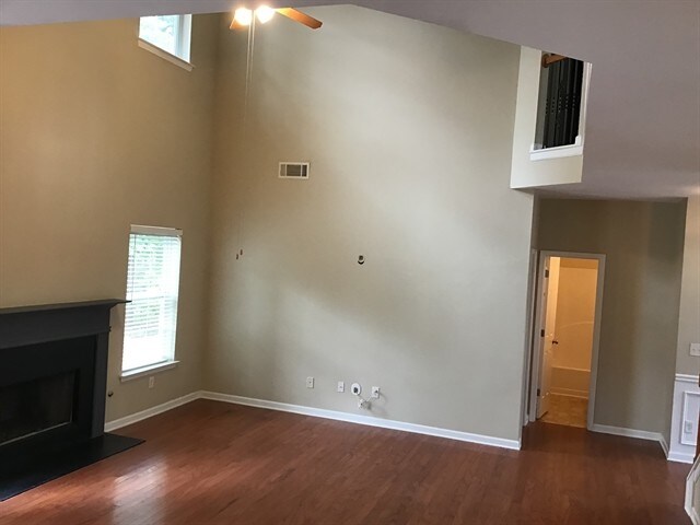 Building Photo - 1450 Grey Rock Way