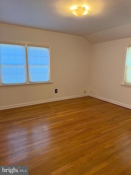 Building Photo - 114 Alders Dr