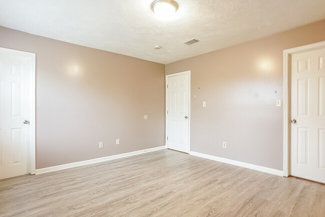 Building Photo - 2848 Pepperdine Dr