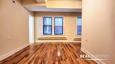 Building Photo - 0 bedroom in CHICAGO IL 60657