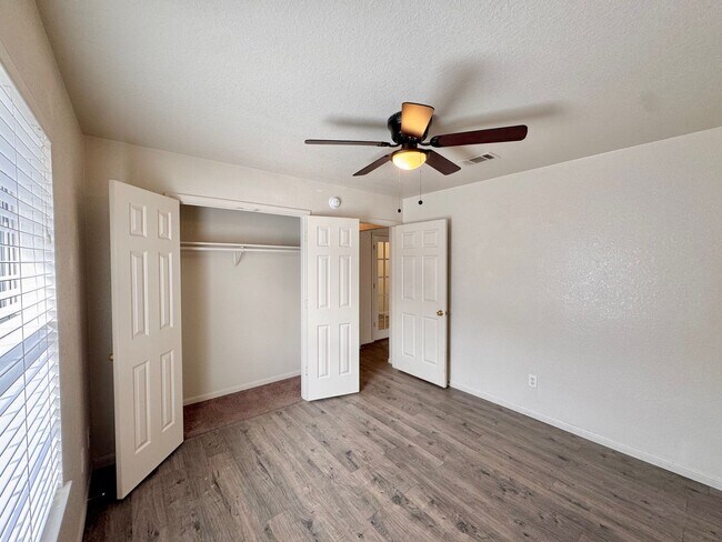 Building Photo - 3 Bedrooms, 2 Bath, 2 Car Garage, with private office conveniently located to multiple Fort Hood ...