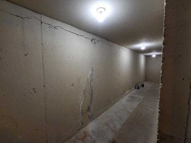 cold storage room in the basement - 1905 Saint Marys Dr