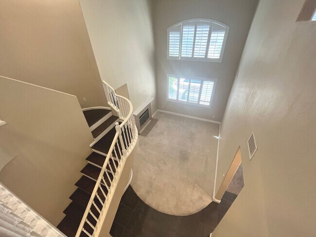 Building Photo - Discover this Gem w/sparkling pool & spa!